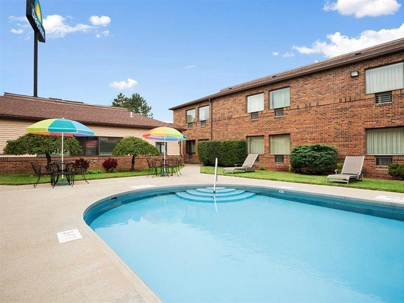 Days Inn By Wyndham Middletown Bagian luar foto