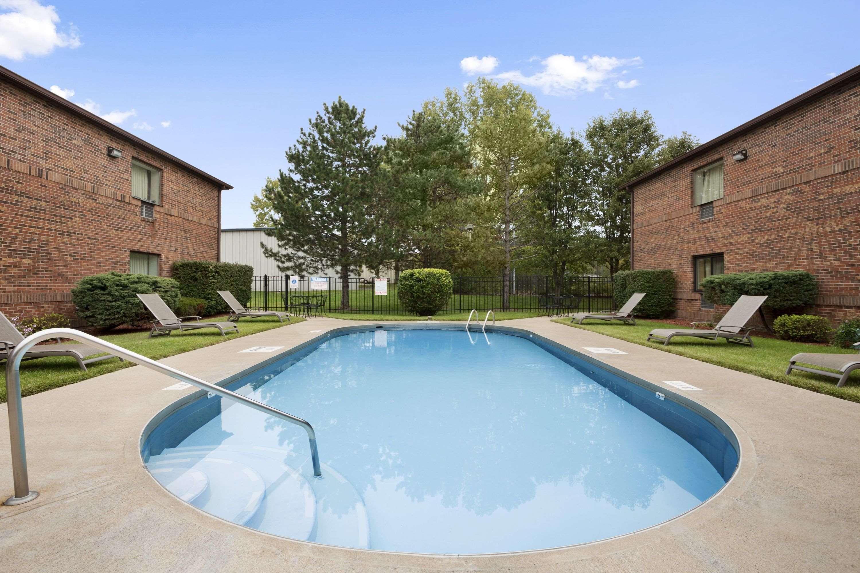 Days Inn By Wyndham Middletown Bagian luar foto