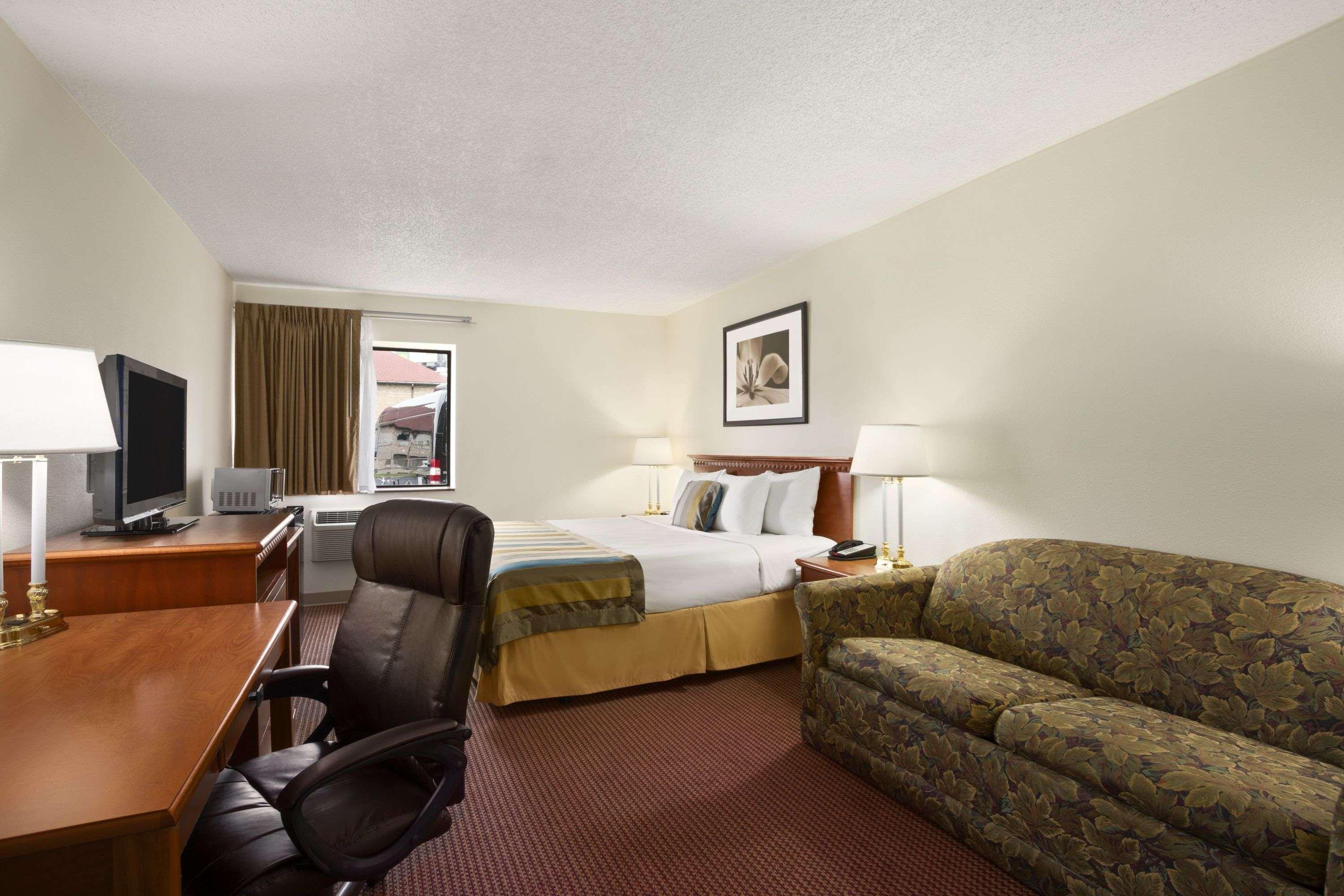 Days Inn By Wyndham Middletown Bagian luar foto