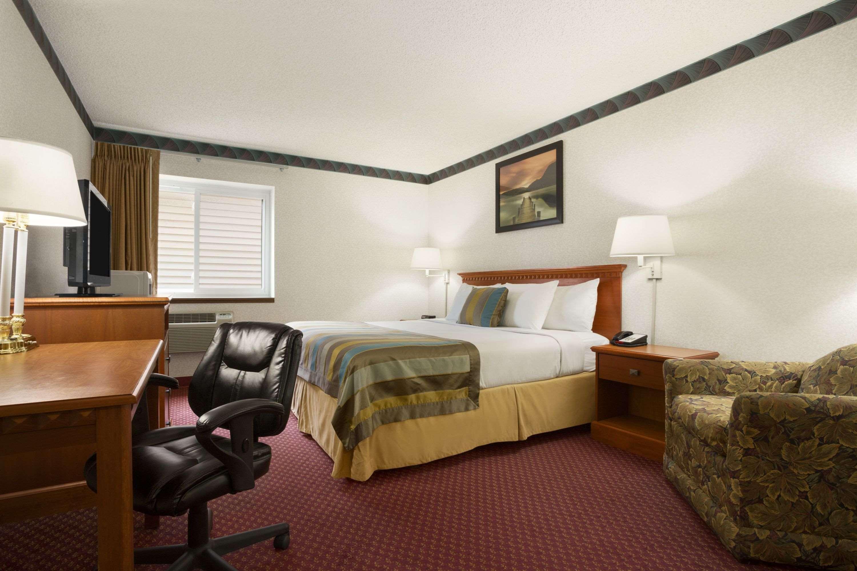 Days Inn By Wyndham Middletown Bagian luar foto