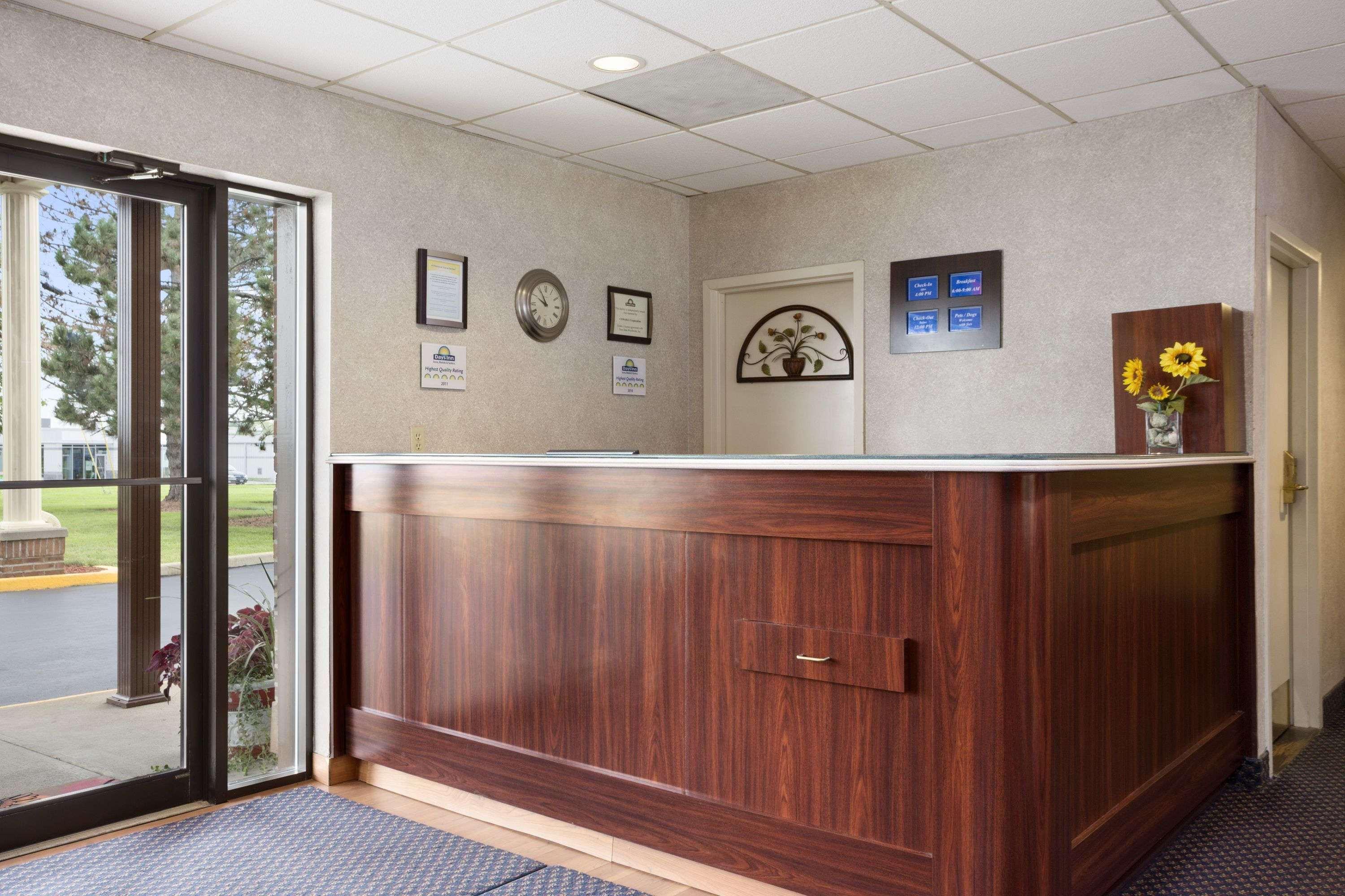 Days Inn By Wyndham Middletown Bagian luar foto